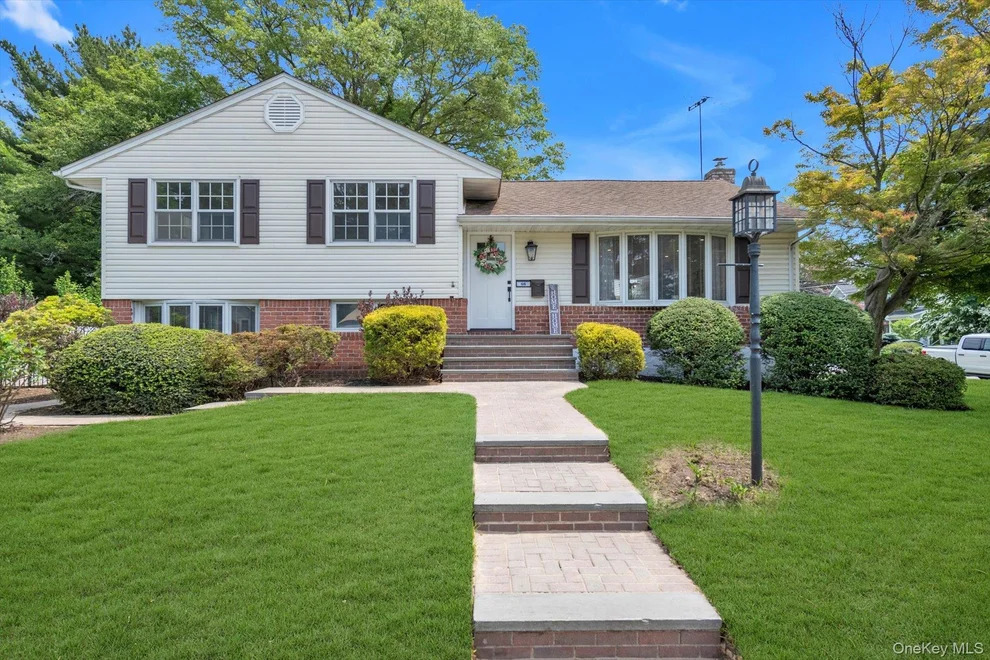 Unit for sale at 66 Humphrey Drive, Oyster Bay, NY 11791