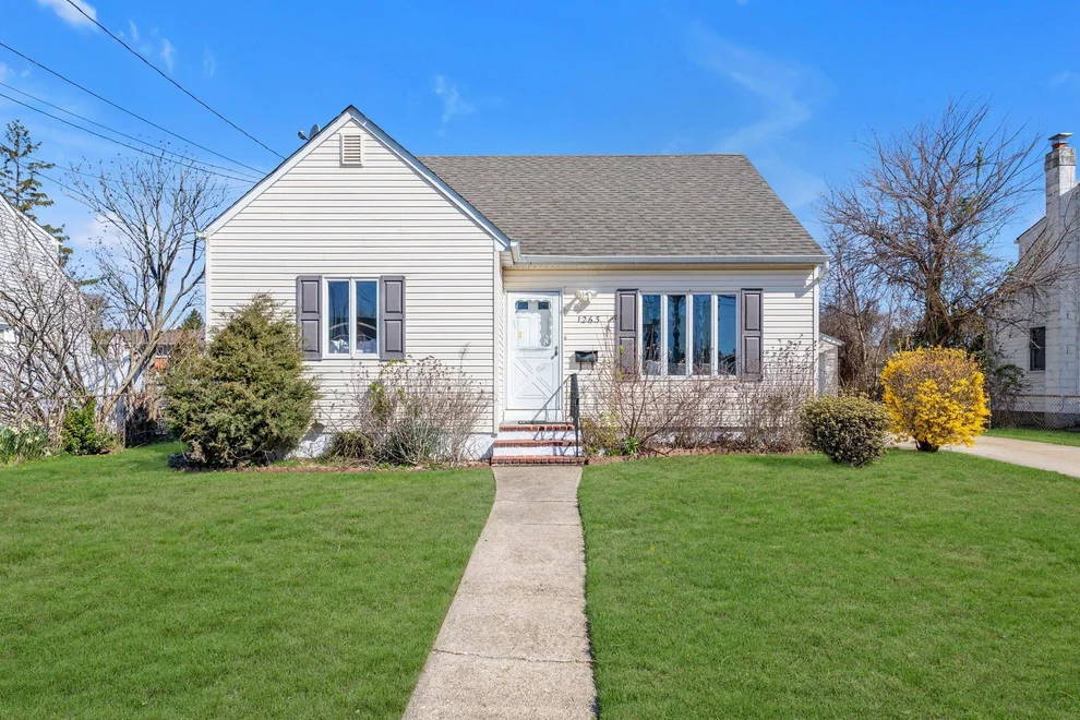 Unit for sale at 1263 Jackson Avenue, Babylon, NY 11757