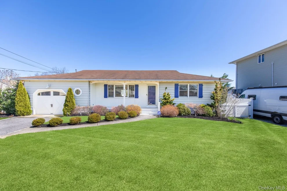 Unit for sale at 13 Marlin Road, Southampton, NY 11942