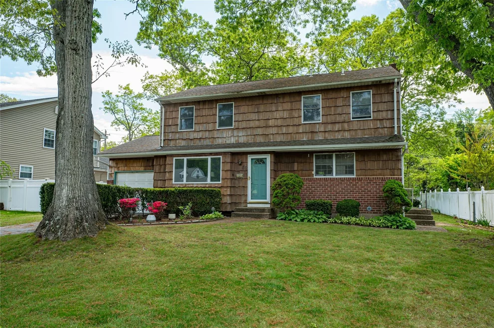 Unit for sale at 48 Crocus Lane, Smithtown, NY 11725