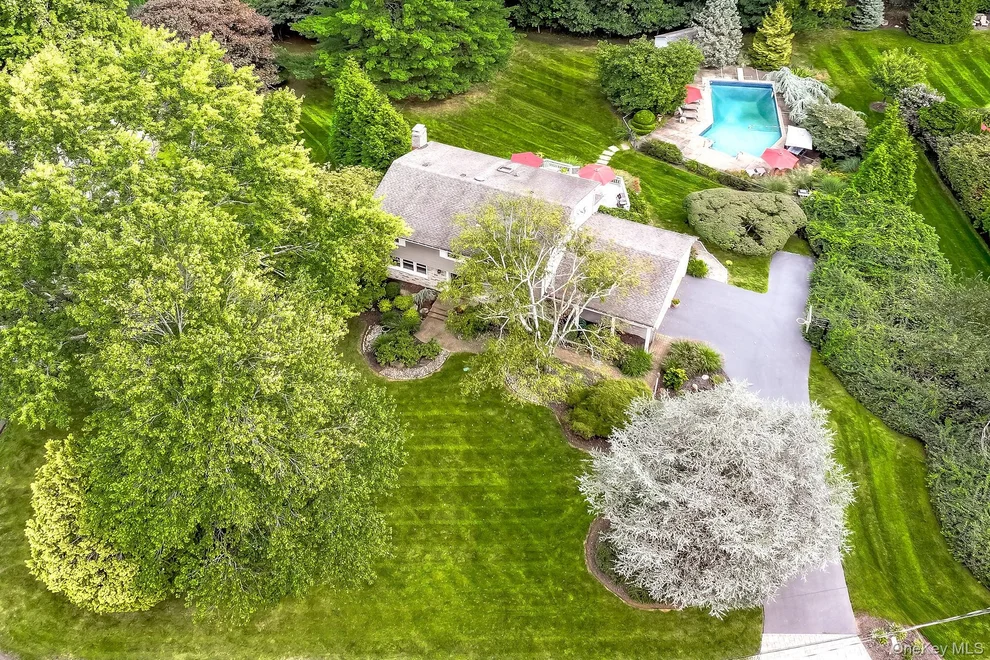 Unit for sale at 5 Cairngorm Road, Clarkstown, NY 10956