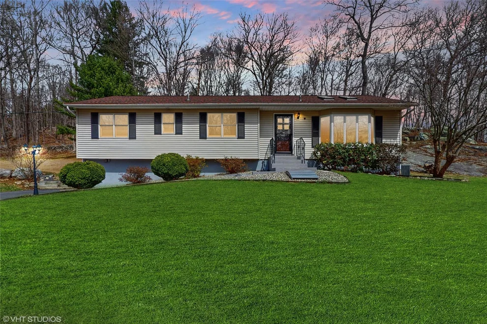 Unit for sale at 38 Crossroad Court, Kent, NY 12582