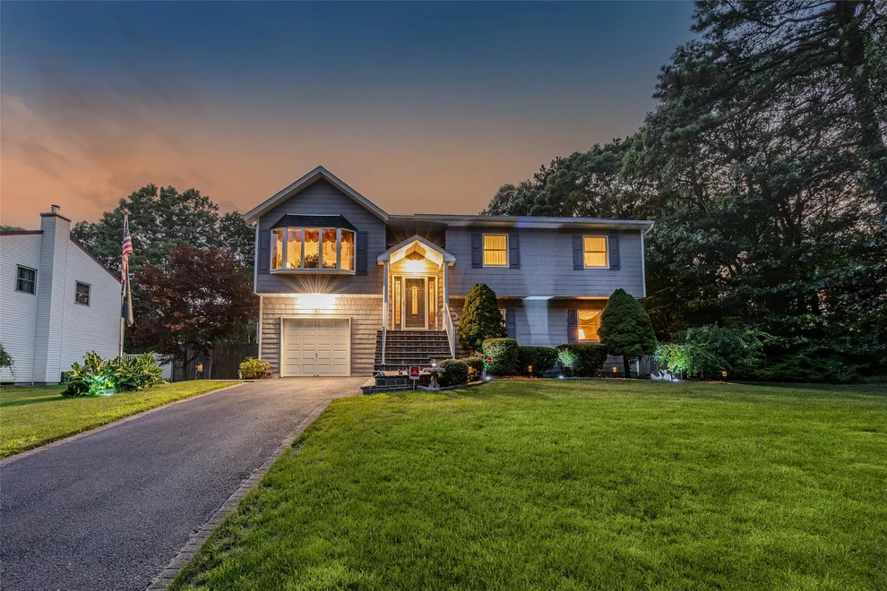 Unit for sale at 2 Anthony Lane, Islip, NY 11741