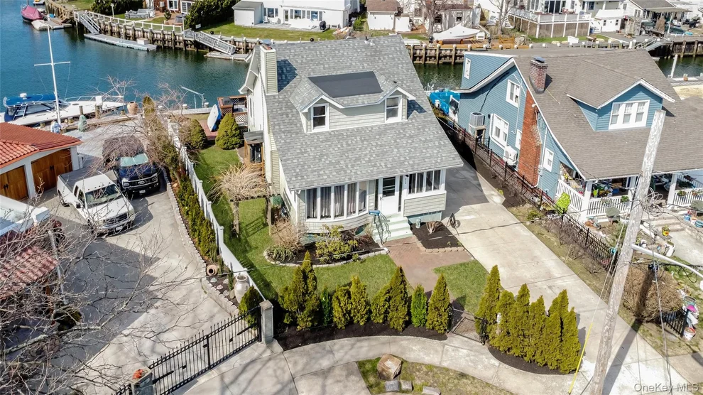 Unit for sale at 62 W 1st Street, Hempstead, NY 11520
