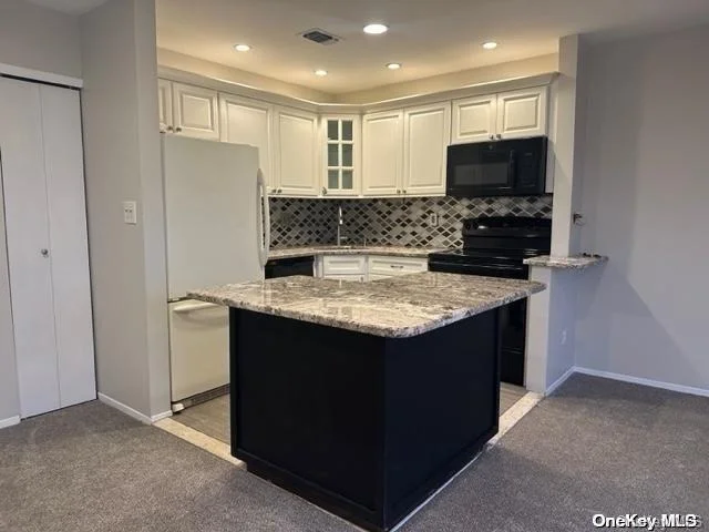 Unit for sale at 825 S Ocean Avenue, Hempstead, NY 11520