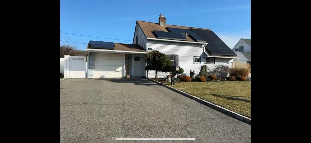Unit for sale at 116 Sunrise Lane, Hempstead, NY 11756