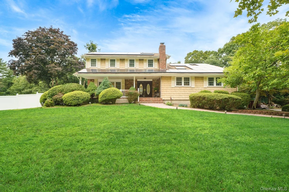 Unit for sale at 2 Village Drive W, Huntington, NY 11746