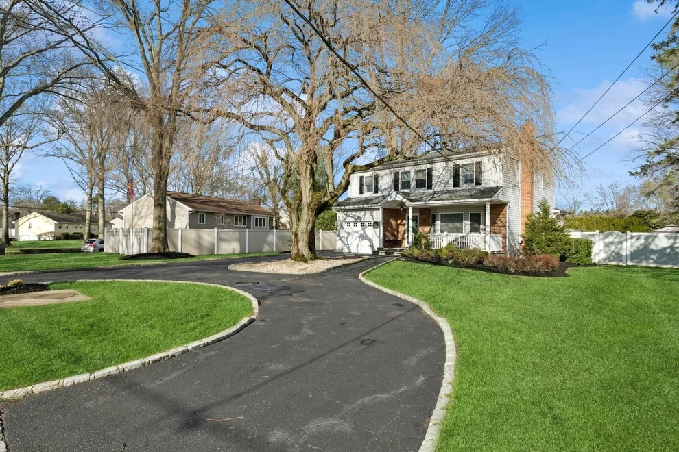 Unit for sale at 17 Kivy Street, Huntington, NY 11746