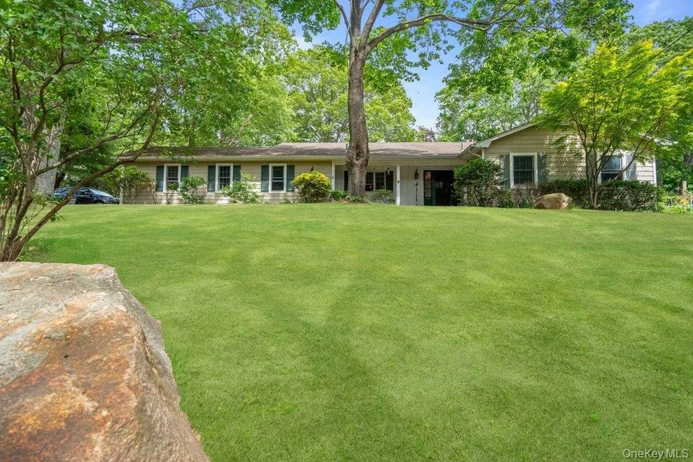 Unit for sale at 9 Dillmont Drive, Smithtown, NY 11787