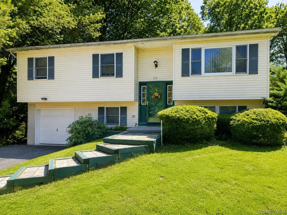 Unit for sale at 10 Andre Drive, Woodbury, NY 10930