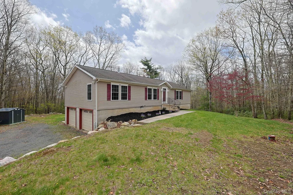 Unit for sale at 70 Sawyer Lane, Shawangunk, NY 12566