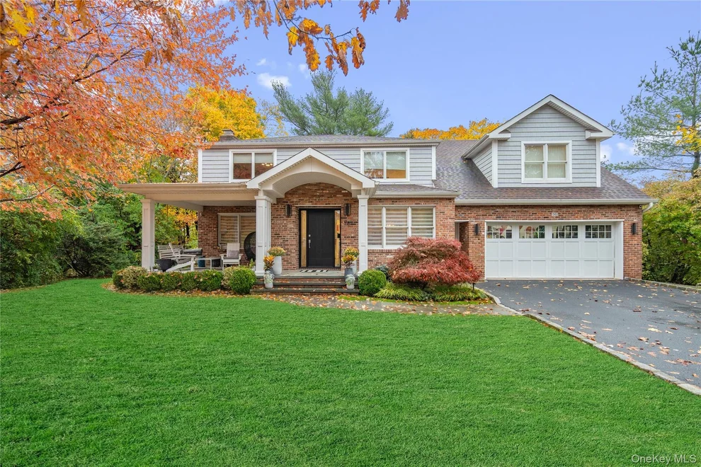 Unit for sale at 96 Oakdale Lane, North Hempstead, NY 11577