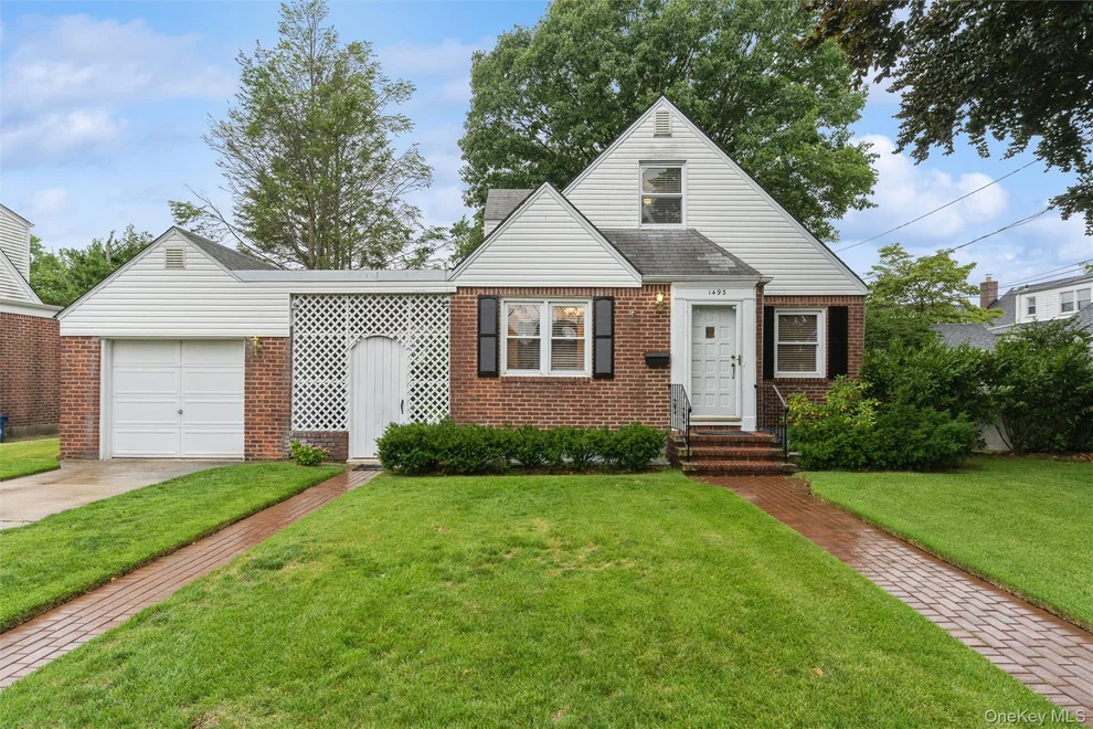 Unit for sale at 1493 New Hyde Park Drive, North Hempstead, NY 11040
