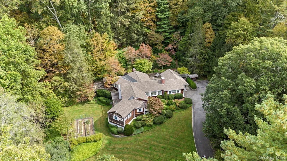 Unit for sale at 40 Baylis Lane, Bedford, NY 10506