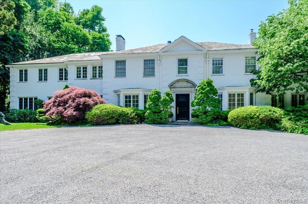 Unit for sale at 126 Station Road, North Hempstead, NY 11024