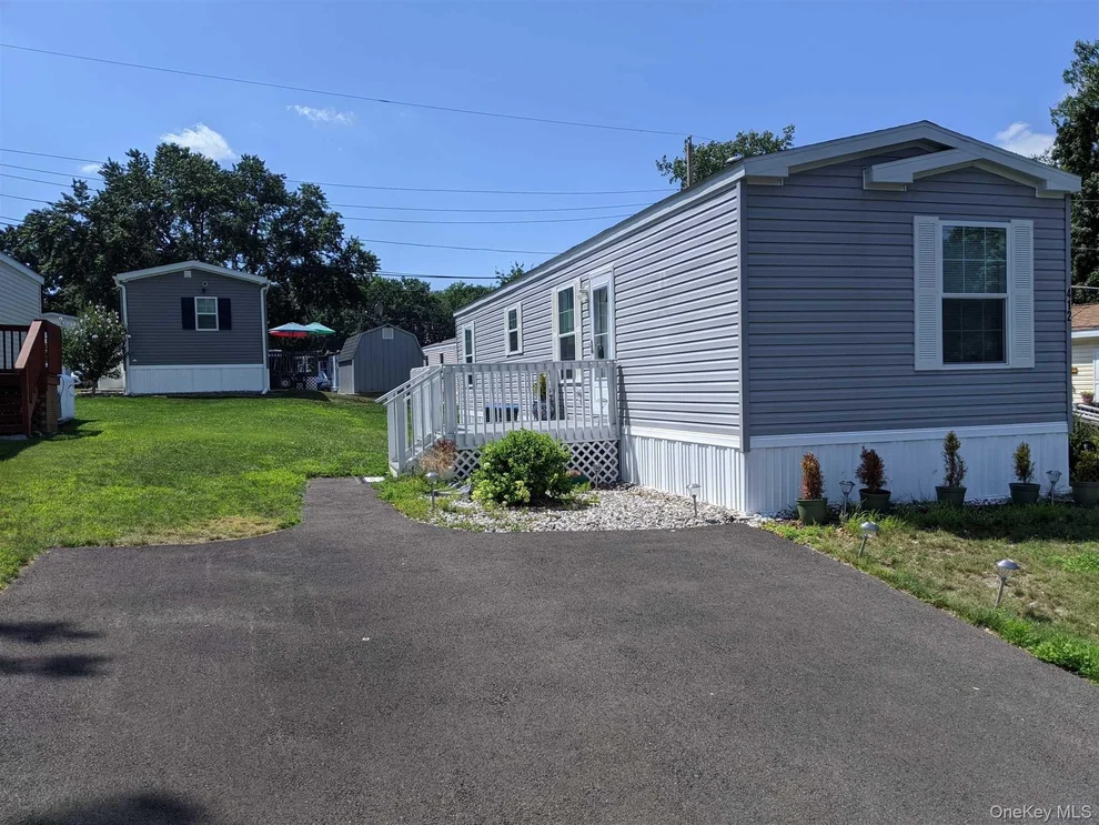Unit for sale at 412 Sandgate Drive, New Windsor, NY 12553