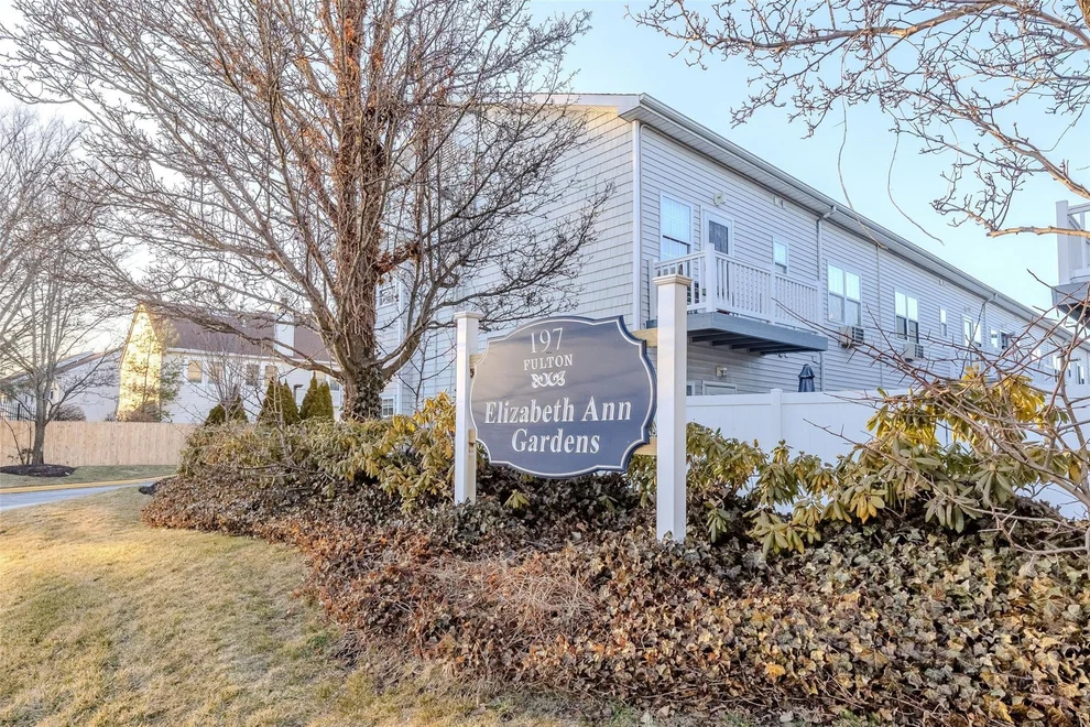 Unit for sale at 197 Fulton Street, Oyster Bay, NY 11735