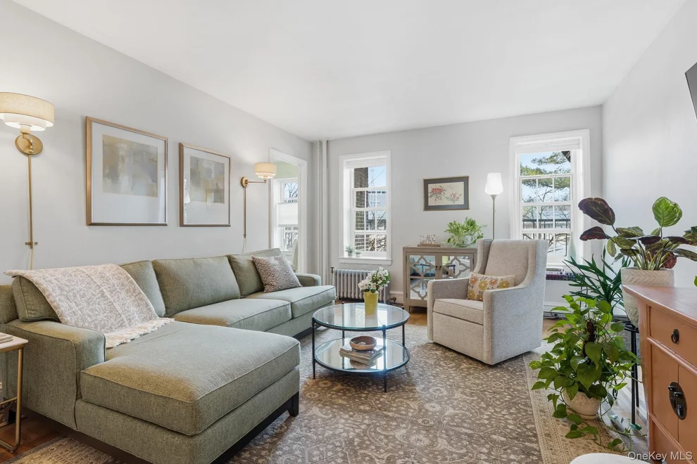 Unit for sale at 300 S Broadway, Greenburgh, NY 10591