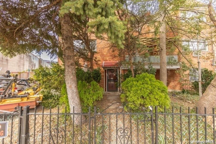 Unit for sale at 23-30 42nd Street, Astoria, NY 11105