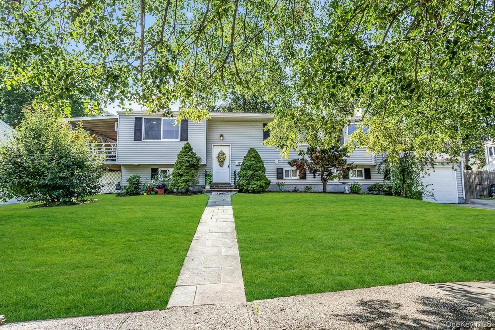 Unit for sale at 17 Phyllis Drive, Huntington, NY 11731