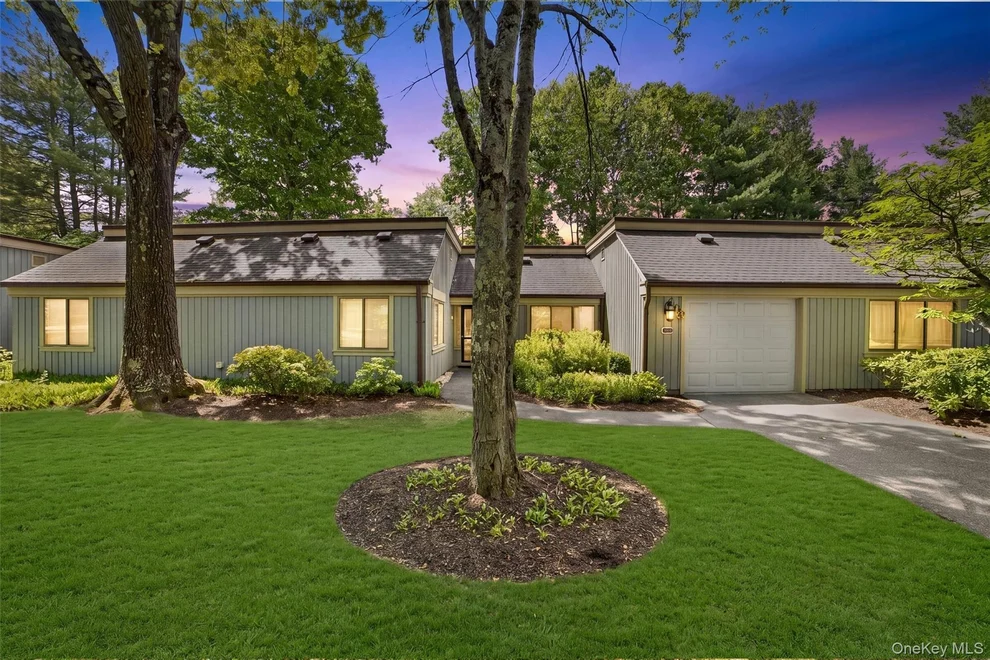 Unit for sale at 300 Heritage Hills, Somers, NY 10589