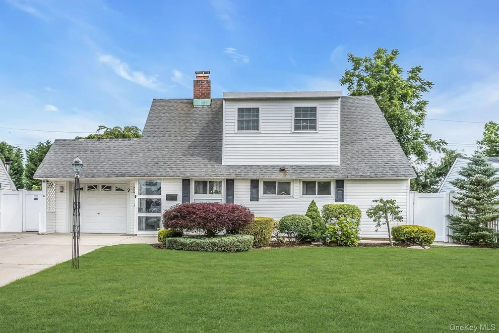 Unit for sale at 9 Deep Lane, Hempstead, NY 11793
