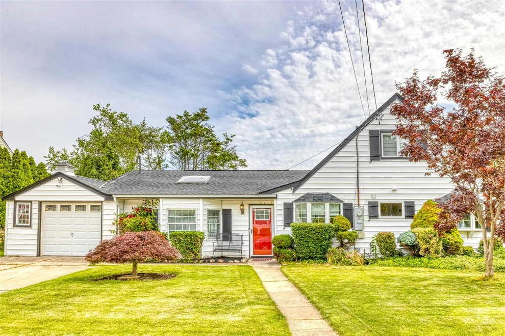Unit for sale at 2053 Stuyvesant Avenue, Hempstead, NY 11554