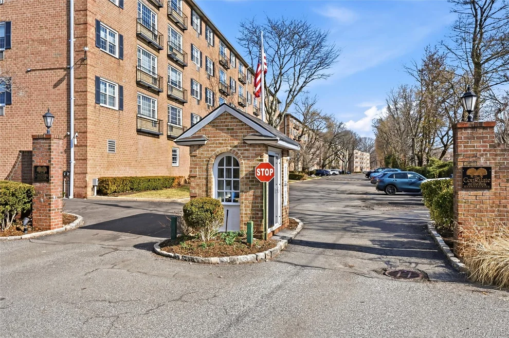 Unit for sale at 2 Consulate Drive, Eastchester, NY 10707