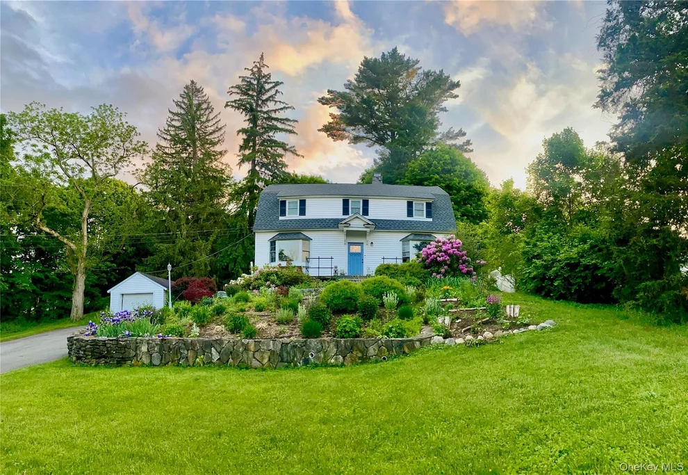 Unit for sale at 213 Peaceable Hill Road, Southeast, NY 10509