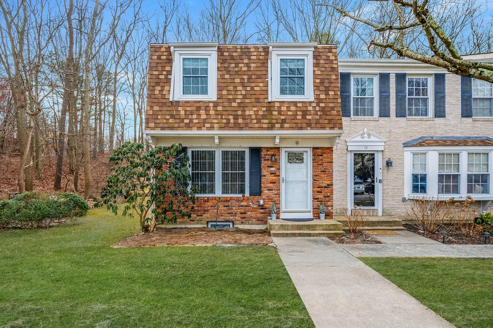 Unit for sale at 9 Penn Commons, Brookhaven, NY 11980