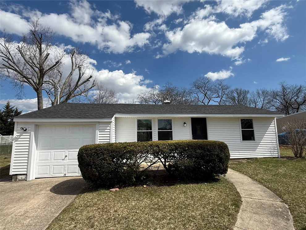 Unit for sale at 21 Nicoll Avenue, Islip, NY 11722