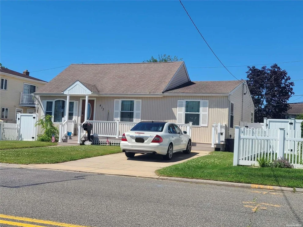 Unit for sale at 413 Venetian Boulevard, Babylon, NY 11757