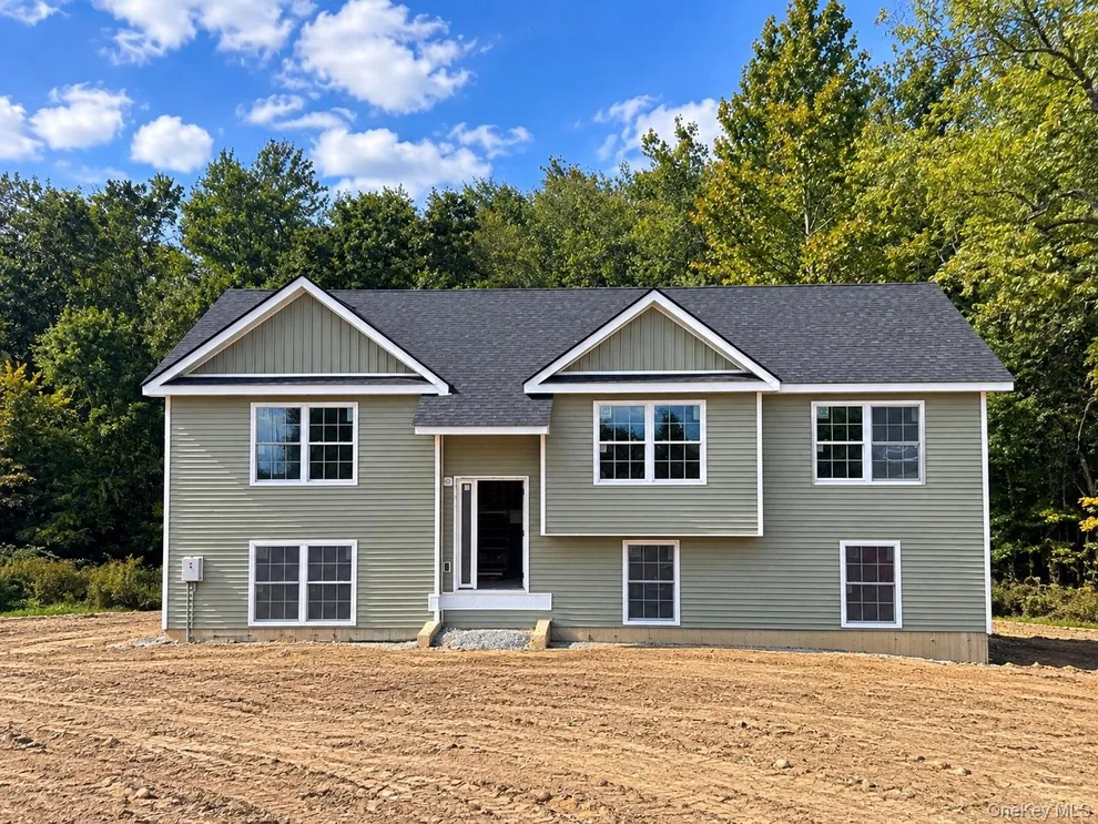 Unit for sale at 7 Lindenwood Lane, Newburgh (Town), NY 12550