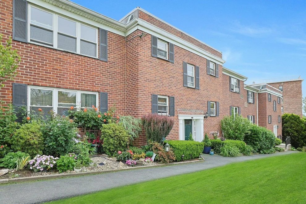 Unit for sale at 135-5 S Highland Avenue, Ossining, NY 10562