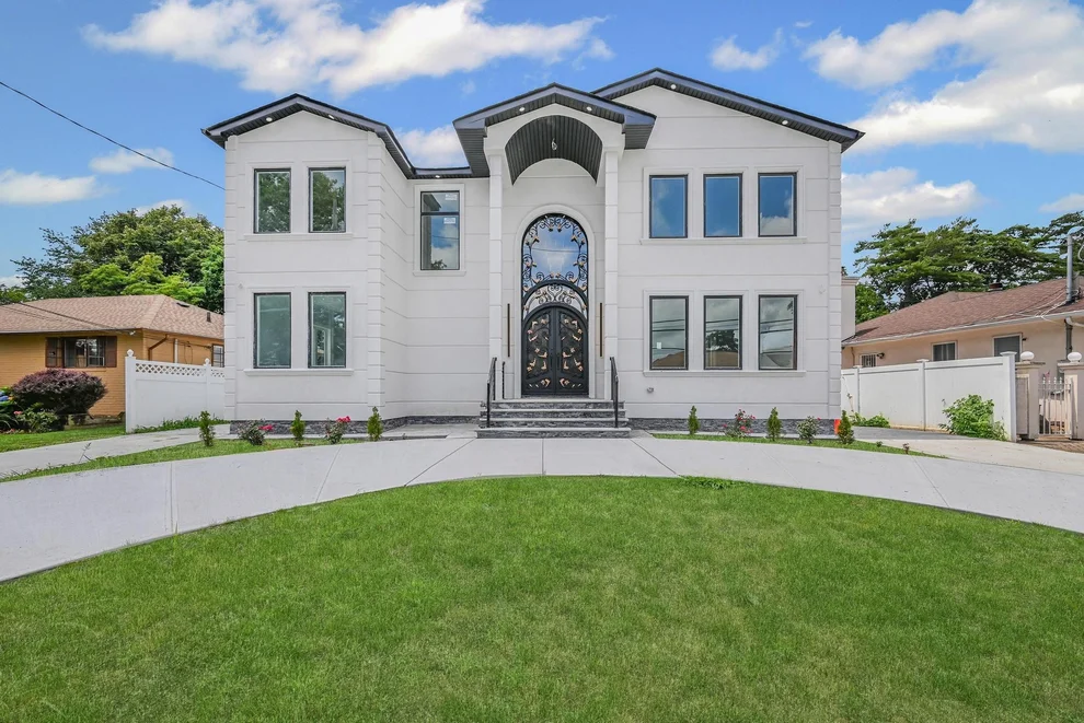 Unit for sale at 892 Barry Drive W, Hempstead, NY 11580