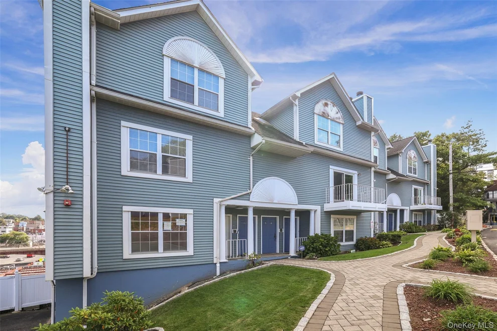Unit for sale at 2 Nob Hill Drive, Greenburgh, NY 10523