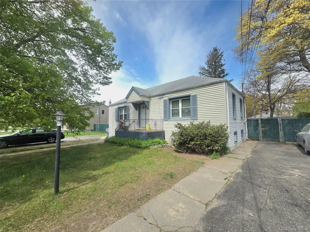 Unit for sale at 345 Boulder Street, Islip, NY 11779