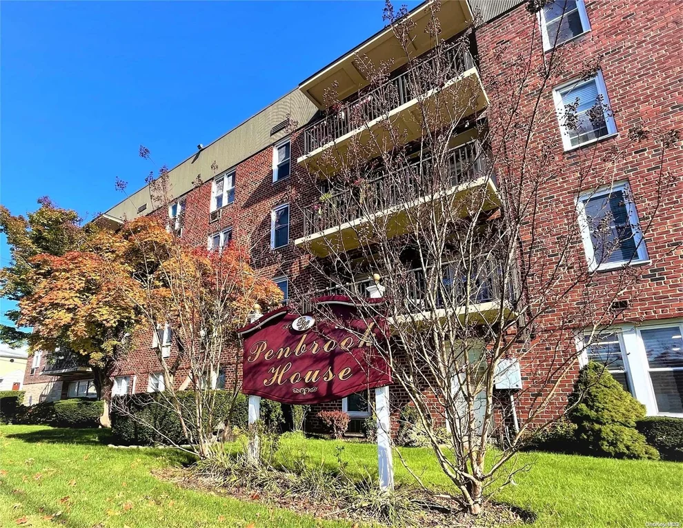 Unit for sale at 60 Hempstead Avenue, Hempstead, NY 11563