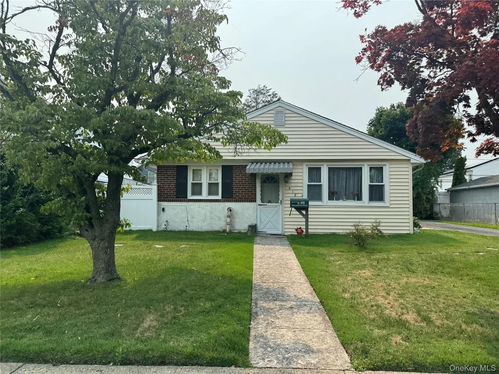 Unit for sale at 418 Wellington Road, Hempstead, NY 11554