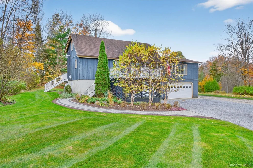 Unit for sale at 618 Salt Point Turnpike, Hyde Park, NY 12601