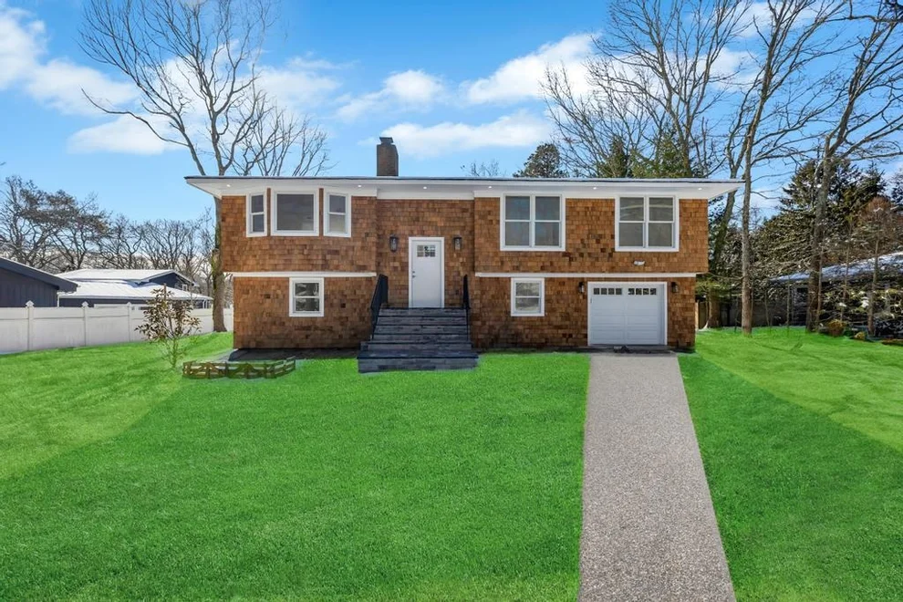 Unit for sale at 3 Oakville Avenue, Southampton, NY 11942