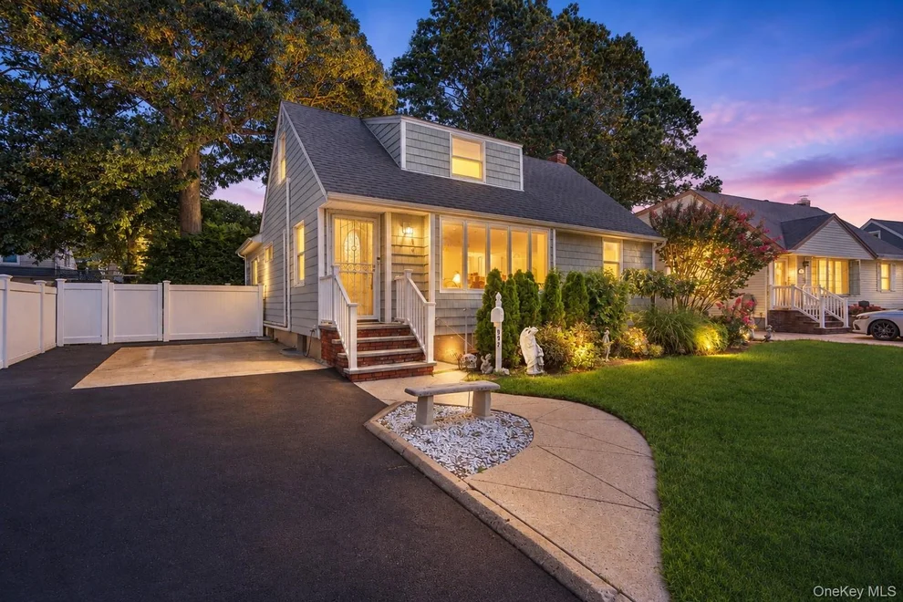 Unit for sale at 992 Woodcliff Drive, Hempstead, NY 11010