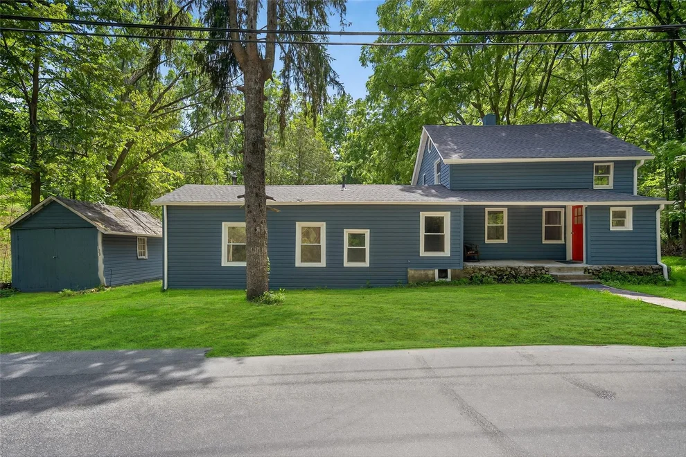Unit for sale at 123 Newport Bridge Road, Warwick (Town), NY 10990