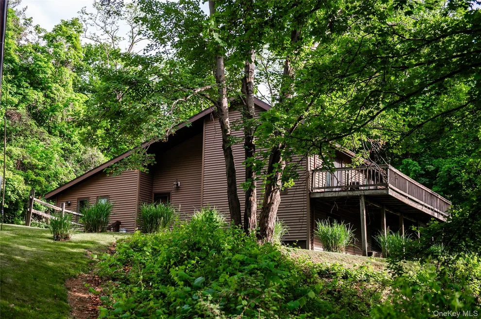 Unit for sale at 12 Chaucer Road, Hyde Park, NY 12580