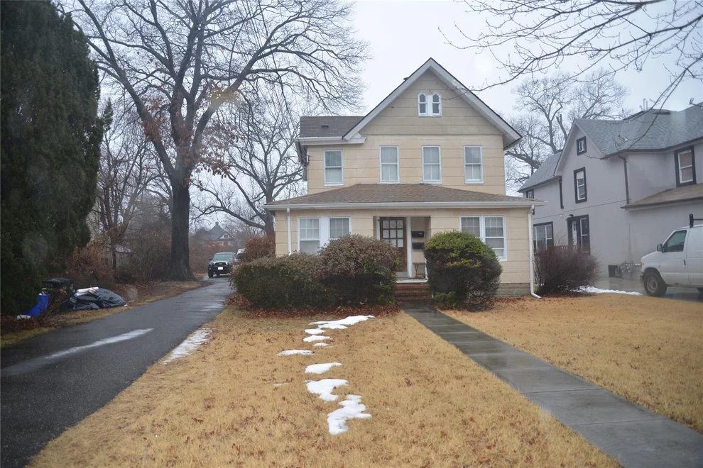 Unit for sale at 206 Church Street, Hempstead, NY 11520