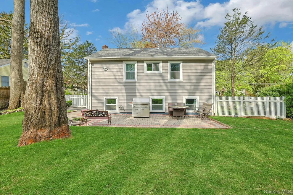 Unit for sale at 40 Sherwood Drive, Clarkstown, NY 10954