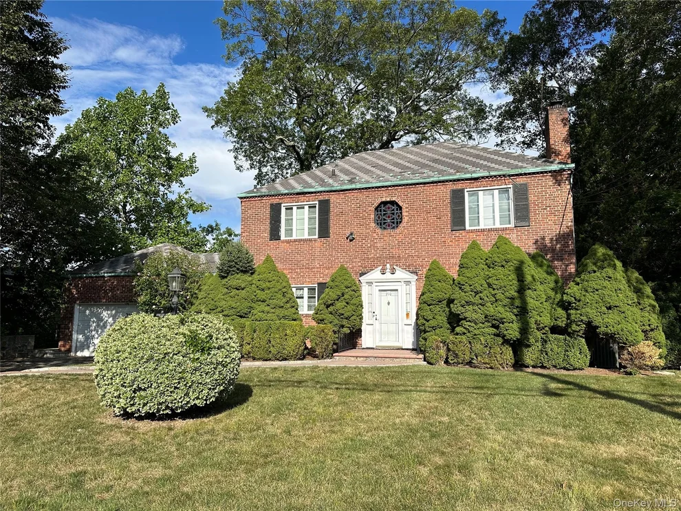 Unit for sale at 210 WYNDCLIFF Road, Yonkers, NY 10583