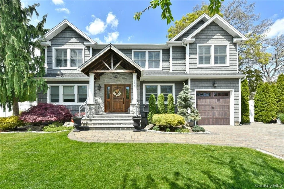 Unit for sale at 129 Commonwealth Avenue, Oyster Bay, NY 11758