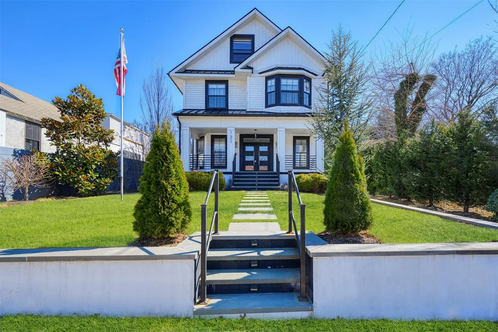 Unit for sale at 131 Kellogg Street, Oyster Bay, NY 11771