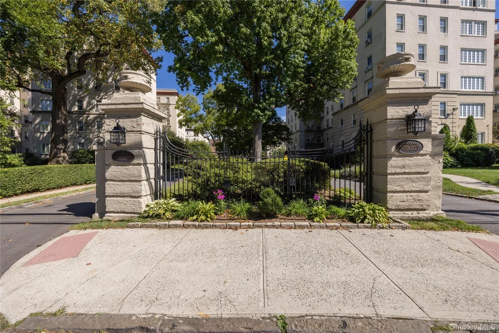 Unit for sale at 1 Park Lane, Mount Vernon, NY 10552
